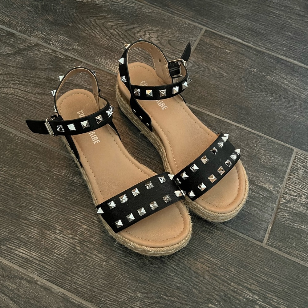 Stud sandals